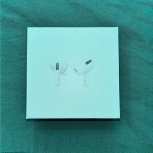Apple AirPods Pro (1st Generation) with Wireless Charging Case *NEW*